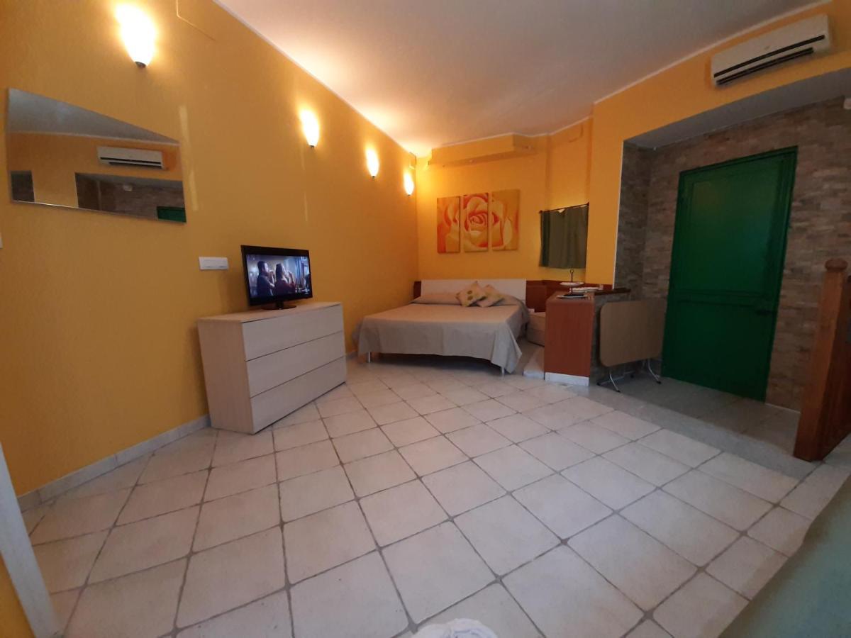 Bed and Breakfast San Nicolo House Aci Catena Exterior foto