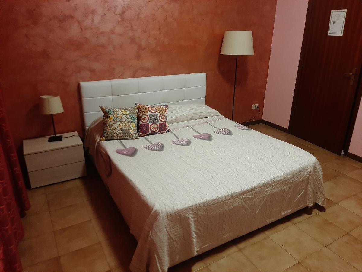 Bed and Breakfast San Nicolo House Aci Catena Exterior foto