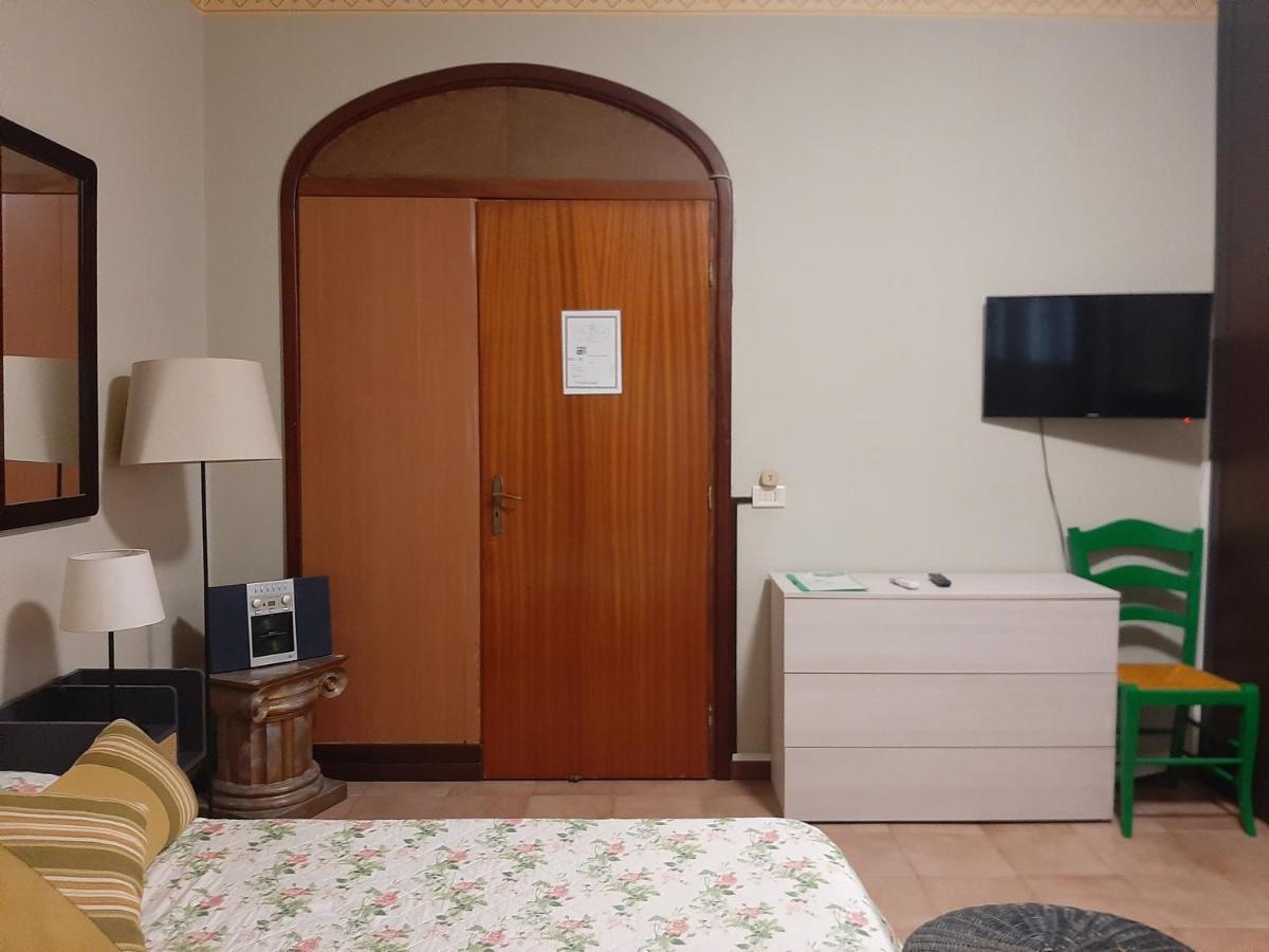 Bed and Breakfast San Nicolo House Aci Catena Exterior foto