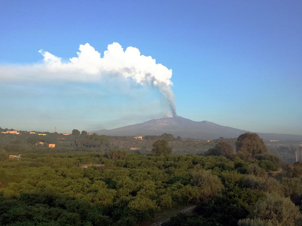 Bed and Breakfast San Nicolo House Aci Catena Exterior foto