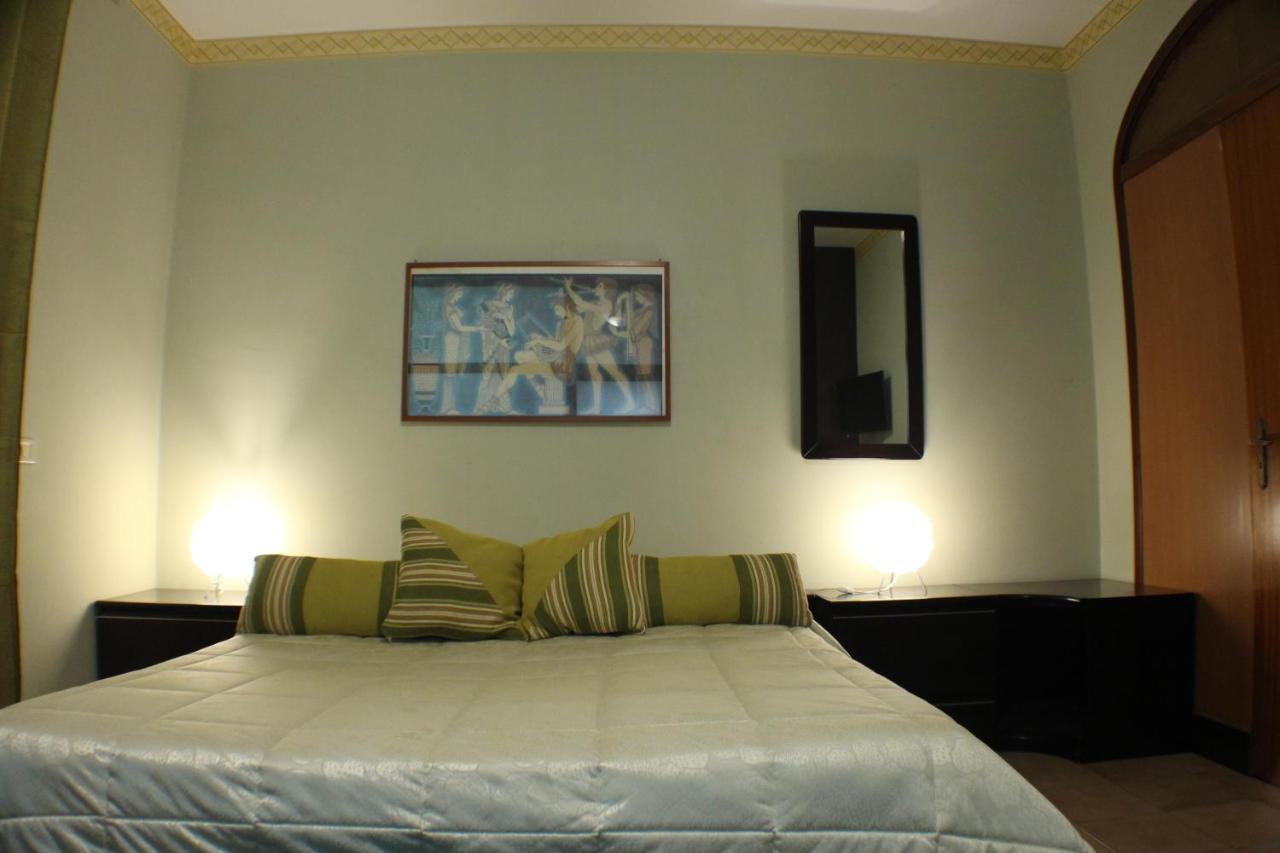 Bed and Breakfast San Nicolo House Aci Catena Exterior foto